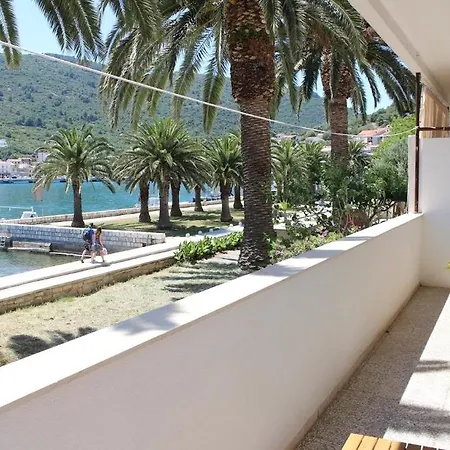 Apartment By The Sea - 13169
